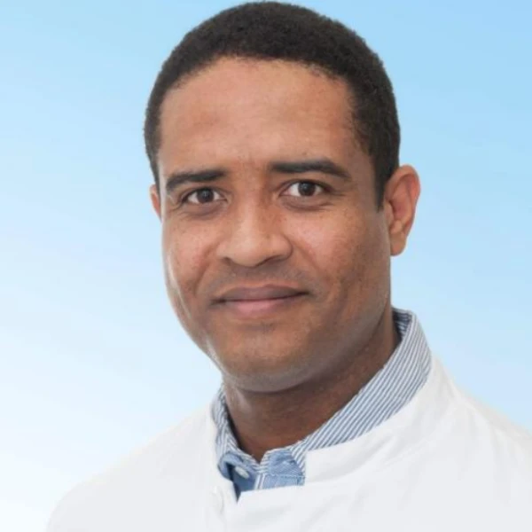 Dr. Héctor Guzmán